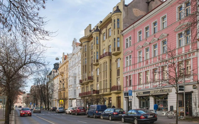 Trendy Local Apartment