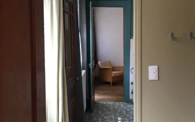 Charmant T2 Sur Cour