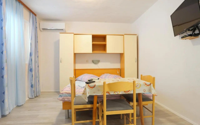Studio Tucepi 6695c
