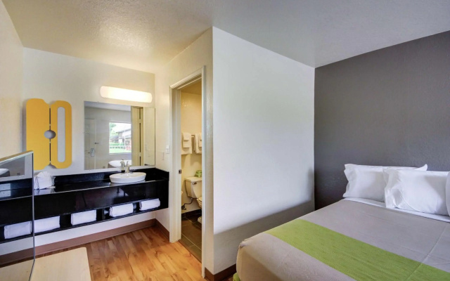 Studio 6 Midwest City, OK - Oklahoma City