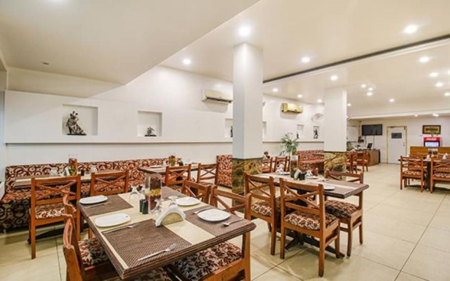 Fabhotel Silver Inn I