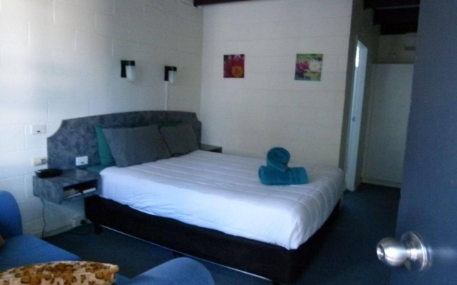 Azalea Motel – Guest Rooms – Coonabarabran