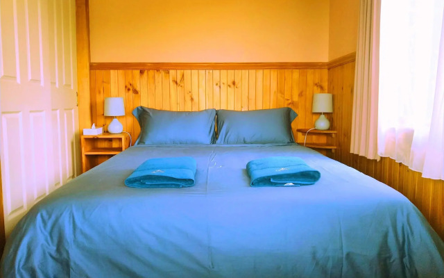 Twelve Apostles Motel & Country Retreat