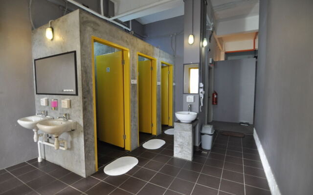 SKYPOD Hostel