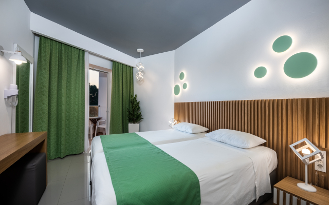 Zeus Hotel