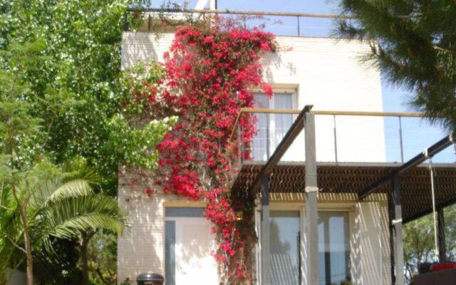 House Mar Roig L'Ampolla