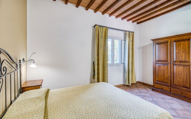 Limone Family Apt Shared Pool,volterra