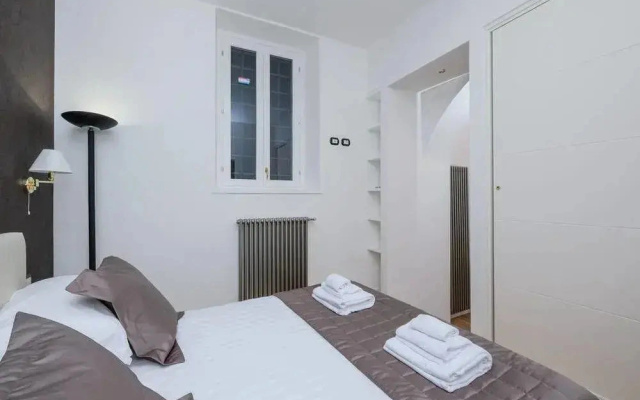 Piazza Navona Contemporary Luxury Terrace - HOV 51584