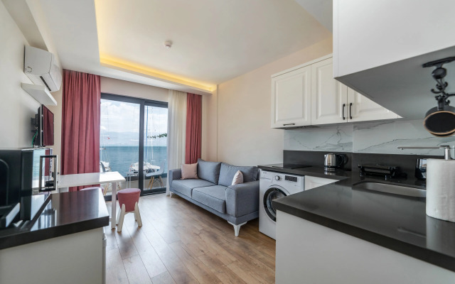 Ece Marina Suites
