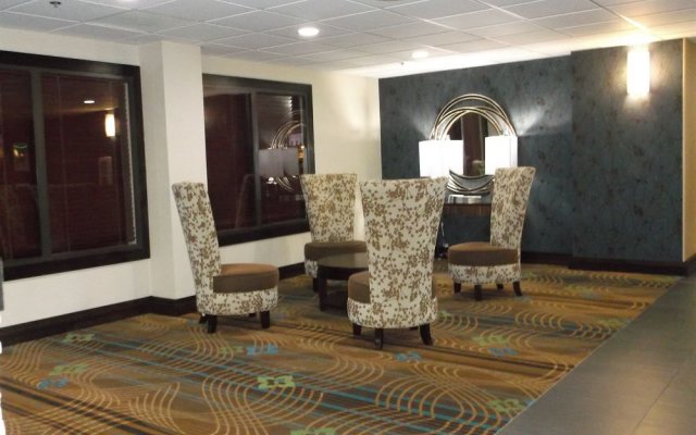 Holiday Inn Express And Suites Bentonville