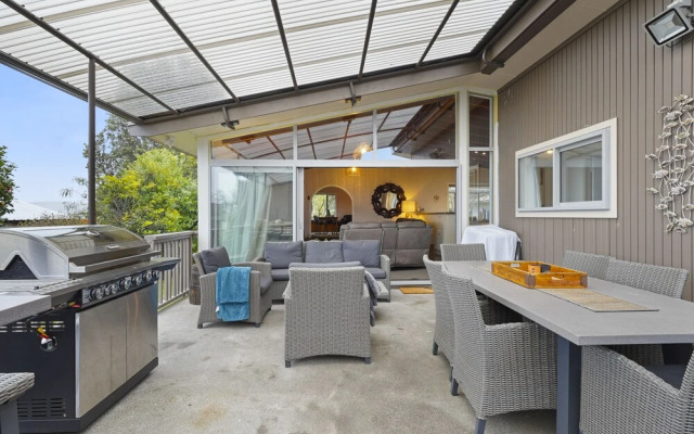 Lakeview Escape with spa - sauna - patio