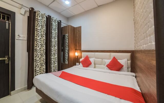 OYO 23178 Hotel Raj Mandir