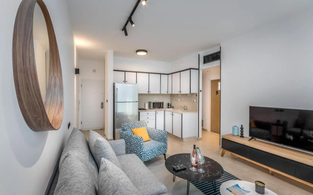 Charming 1 BDR with balcon close to Hilton beach