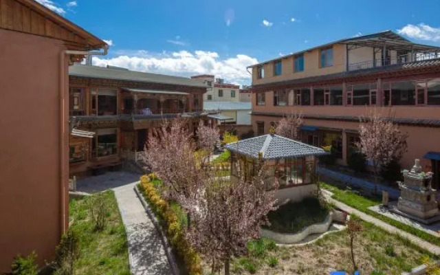 Yanggu Longbu Saqia Hostel