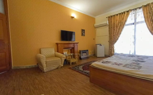 Delano Guest House