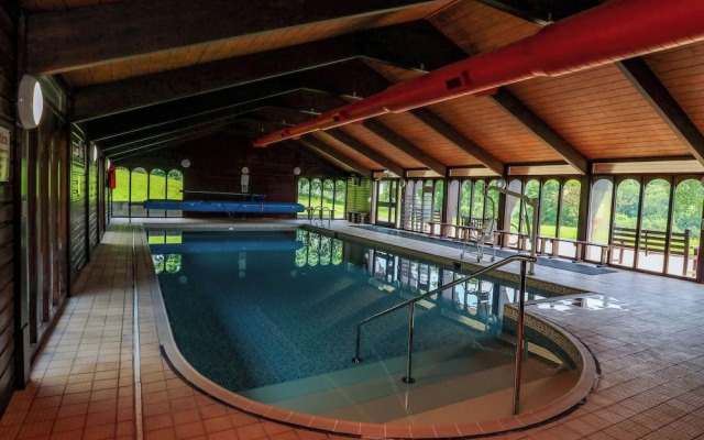 Harcombe House Bungalow 11