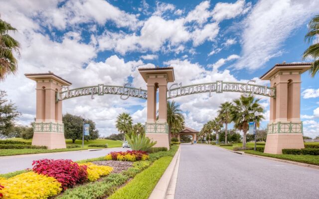 Stunning Villa w/ No Rear Neighbors! Near Disney