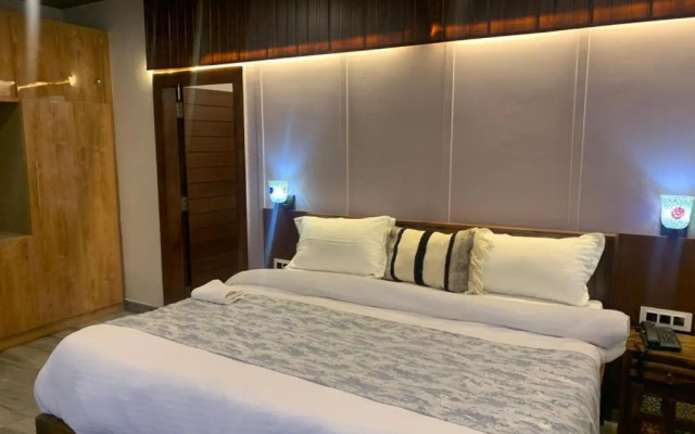 The Frostwood Resort
