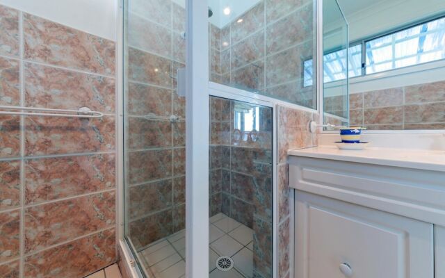 Seaview Crescent, 8