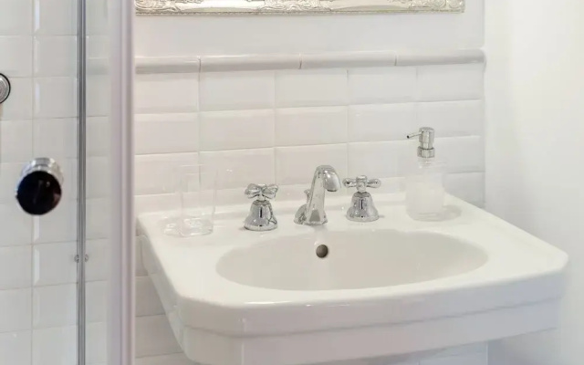 OUI TREE Apartment