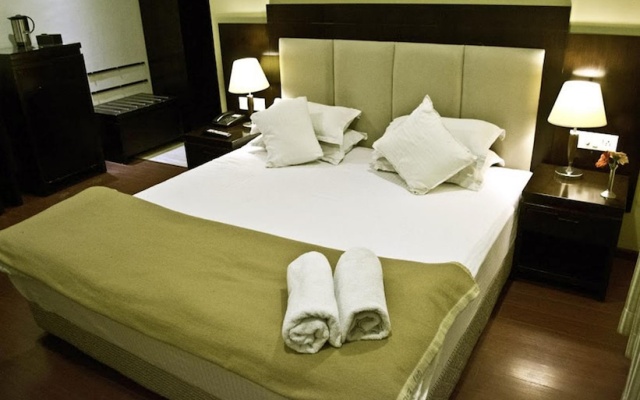 Gold Leaf Hotel