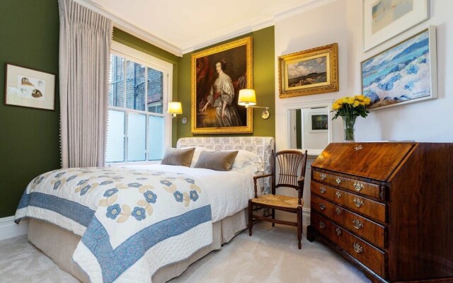 Classical Style near Battersea Park