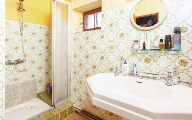 Authentic Holiday Home in Puy-l'evêque With Swimming Pool