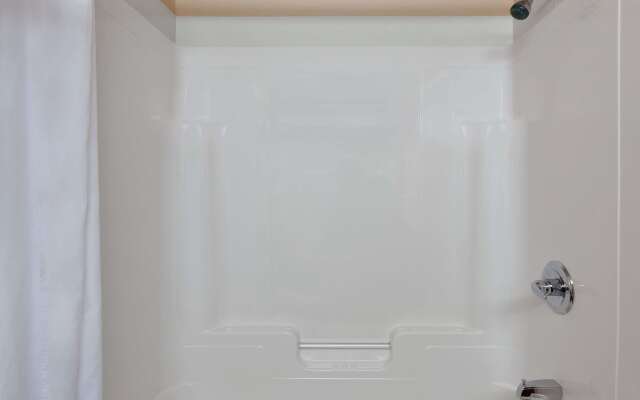 Super 8 by Wyndham Caraquet