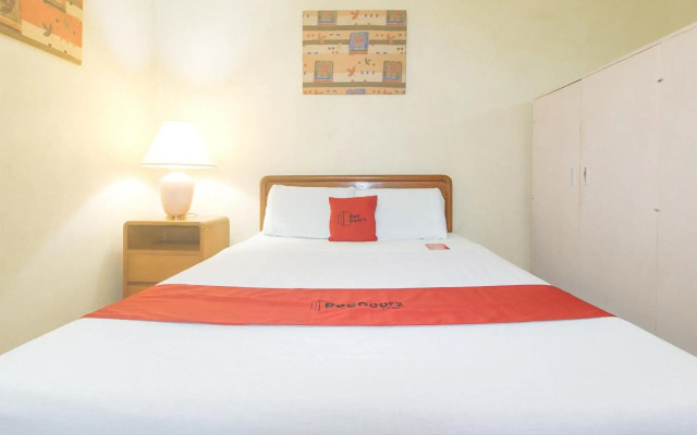 Broadway Court Apartelle