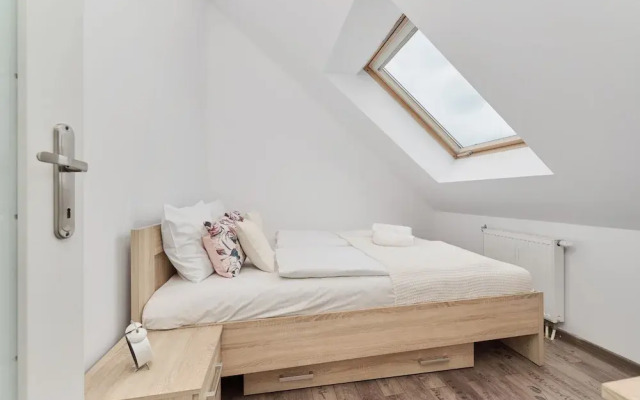Semaforowa Apartment Wroclaw by Renters