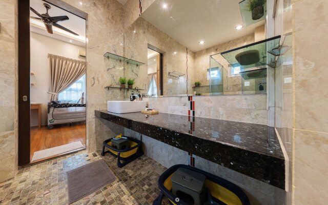 25000sqft Grand Luxe Villa PJ 13BR 42Pax