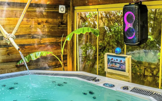 Banana Alaçatı Food & Stay - Adults Only