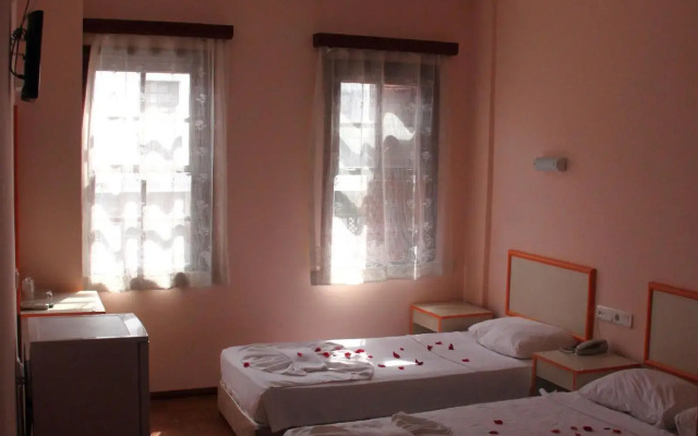 Idyros Hotel
