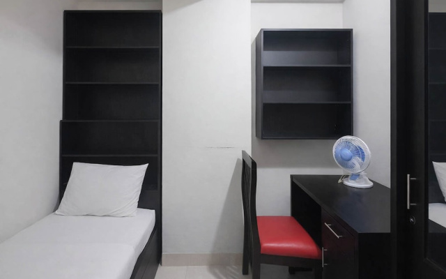 Homelike And Minimalist 2Br At Apartment Pinewood