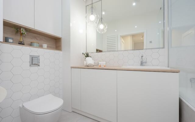 Zajezdnia Wrzeszcz Apartment by Renters