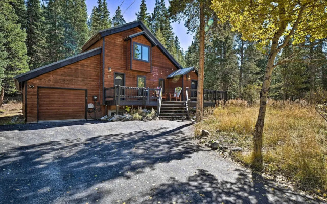 6 Mi to Breck Ski Resort: Family Cabin w/ Hot Tub!
