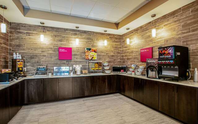 Comfort Suites Fishkill near Interstate 84