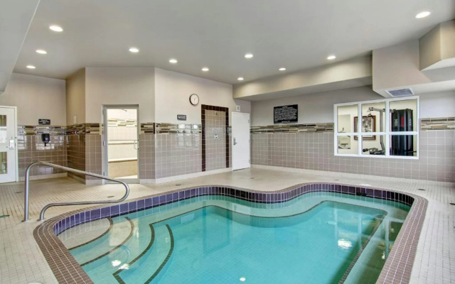 Coast Weyburn Hotel