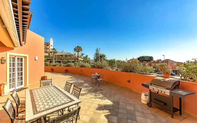 Apartment in area Del Duque with spacious terrace