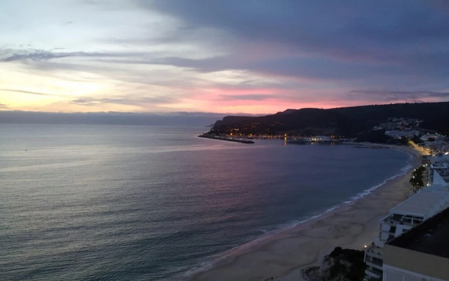Rent4rest Sesimbra Ocean View Studio - Direct Beach Access