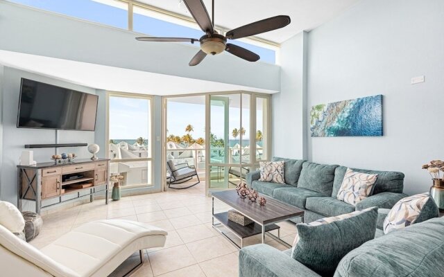 Ocean View Penthouse With Pool, Beachfront Complex 2 Bedroom Apts by Redawning