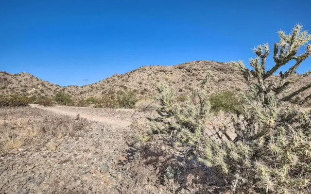 Heated Pool, Views, & Trail Access: Phoenix Escape