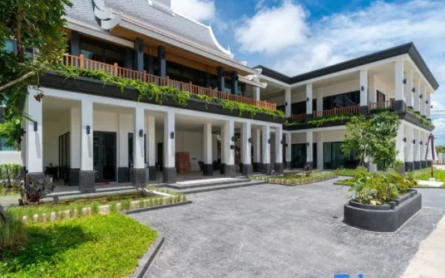 Ozone 2 Bed Condominium in Splendid Laguna Area