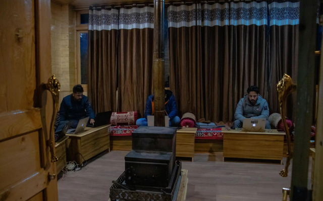 Hotel Monal Residency