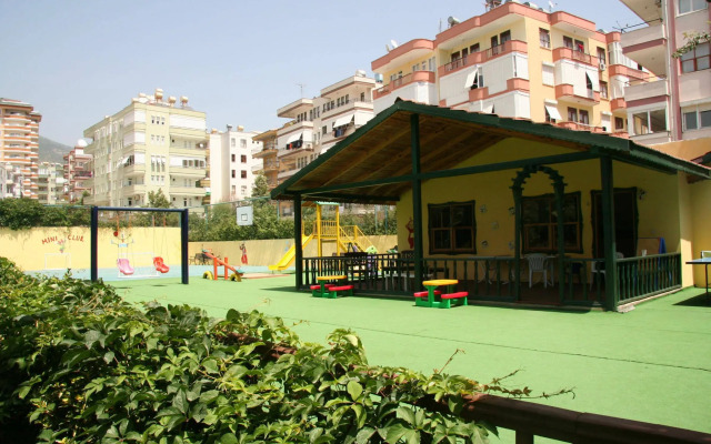 Elysee Garden Family Hotel