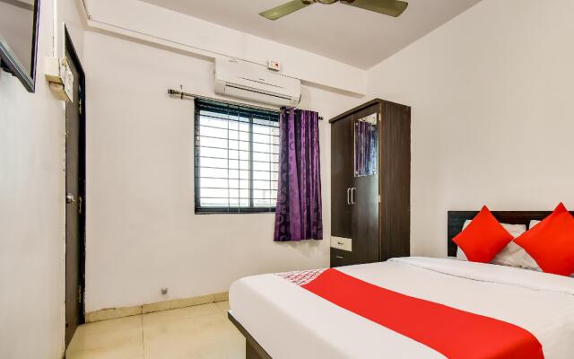 OYO 66018 Hotel Vijayraj Lodging And Boarding