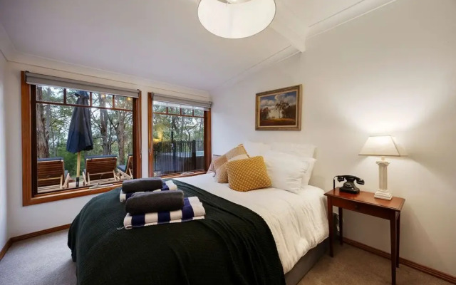Onyx Retreat Healesville Luxury Lodge x Hot Tub