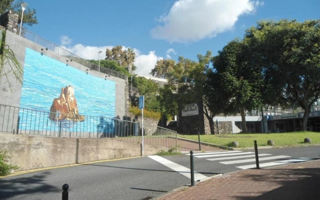 Sunny Apartment with pool by the sea
