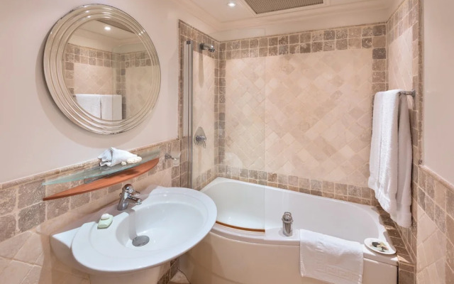 Schooner Bay 206 - The Palms