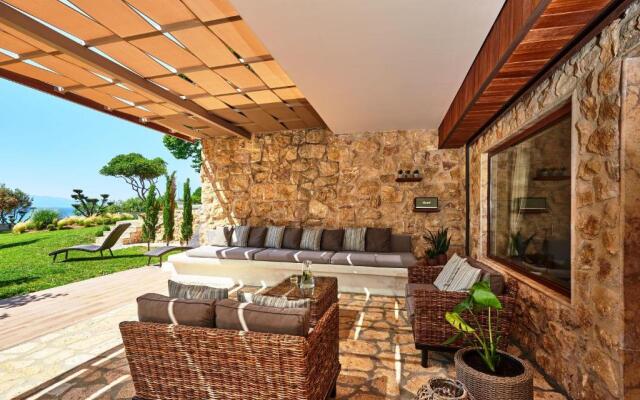 DEVELIKIA PRIVATE VILLA 3- Ierissos